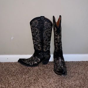 Admirable cowgirl boots 👢